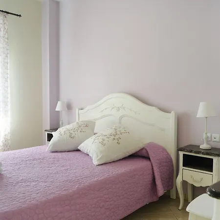 Triantafilia アパート アイイ・アポストロ