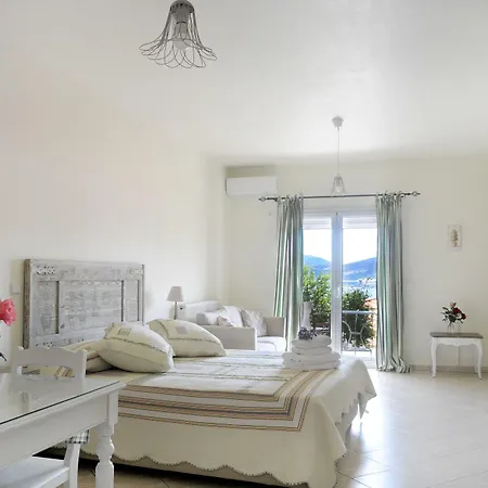 Apartament Triantafilia *