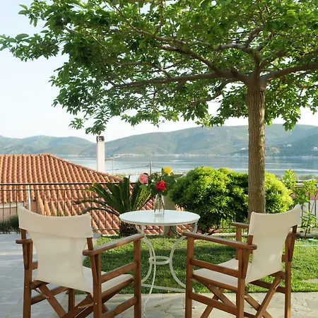 アパート Triantafilia *