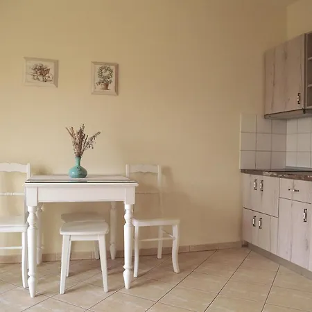 Triantafilia Apartament *